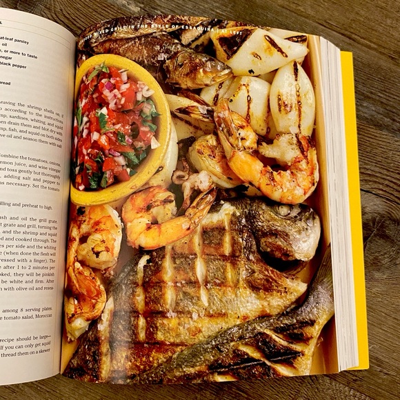 The Barbeque Bible. Over 500 recipes by Steven Raichlen. 530 pages. 9.25”x 8” - Picture 7 of 10